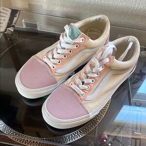 Vans Women's Pink and Cream Sneakers
